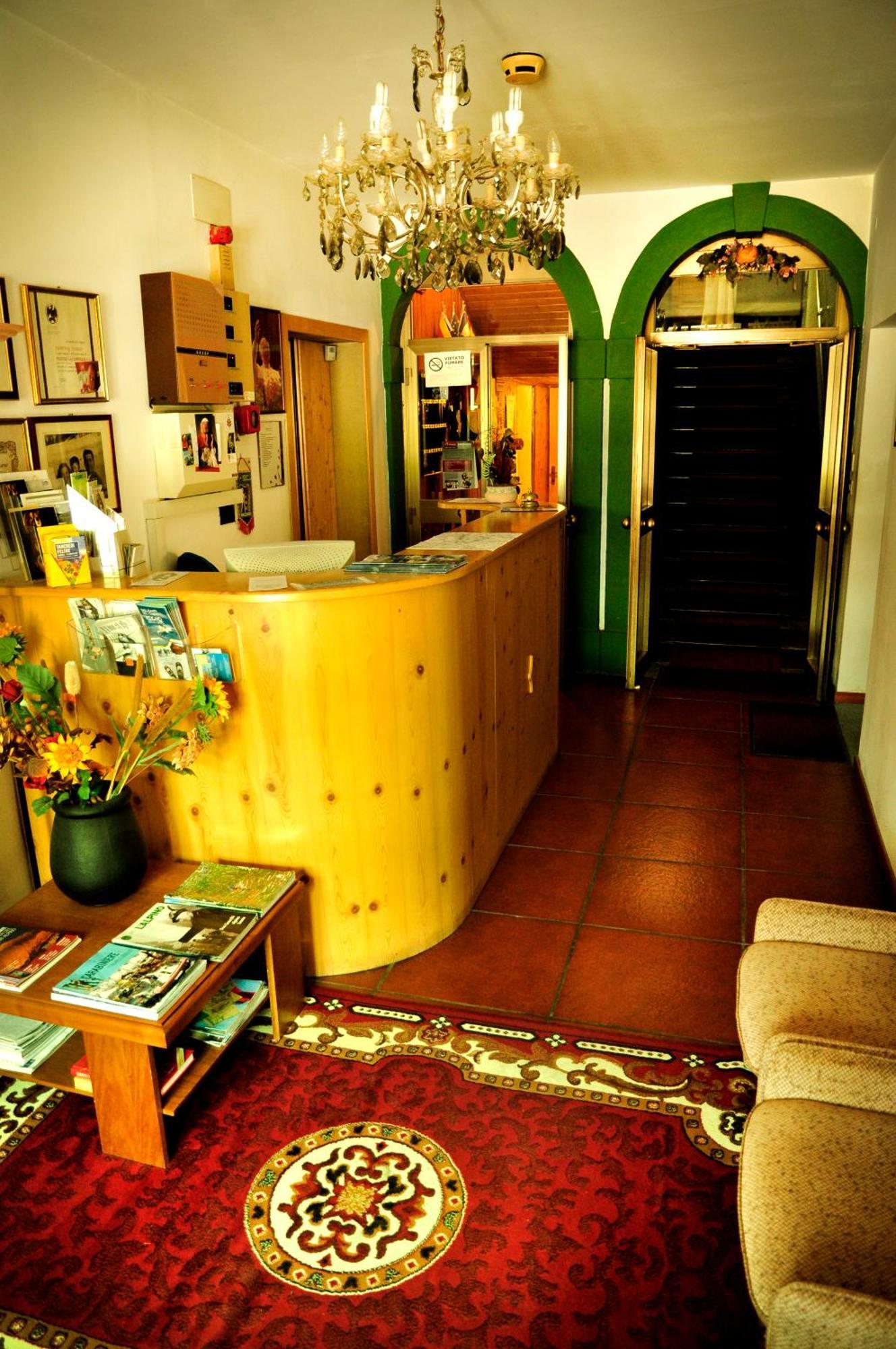 Albergo Trieste Lorenzago Di Cadore Екстер'єр фото